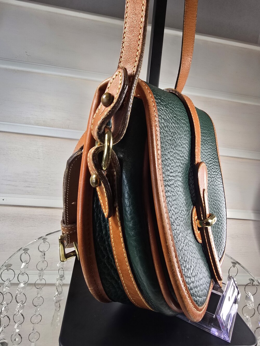 Vintage Dooney & Bourke Green and Tan All weather Leather Crossbody - Picture 6 of 16